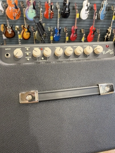 Fender - Rumble 40 - Rumble Series 40 Watt Bass Amp (V3) 2